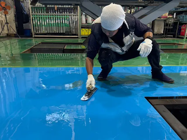 施工事例２：整備工場の塗床